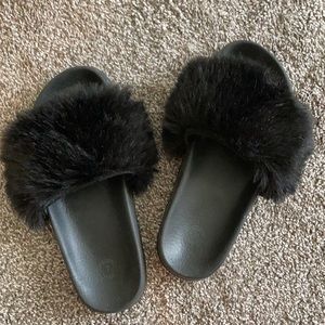 urban outfitters slides